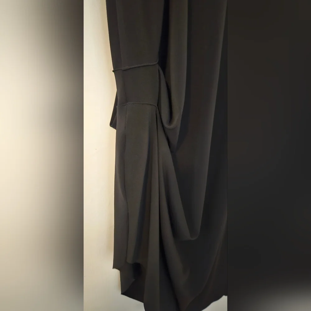 Sympli Black REVERSIBLE Drama Dress, Lagenlook. - Picture 4 of 10